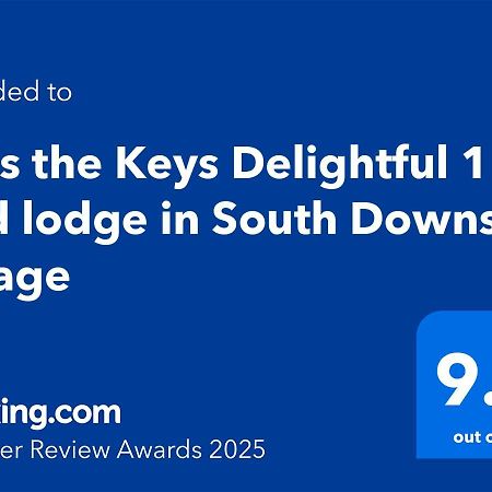 Pass The Keys Delightful 1 Bed Lodge In South Downs Village Chichester Exterior foto