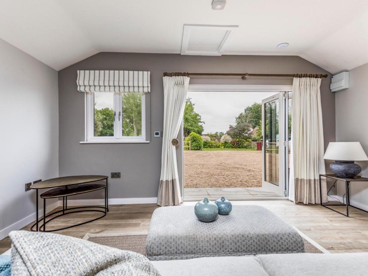 Pass The Keys Delightful 1 Bed Lodge In South Downs Village Chichester Exterior foto