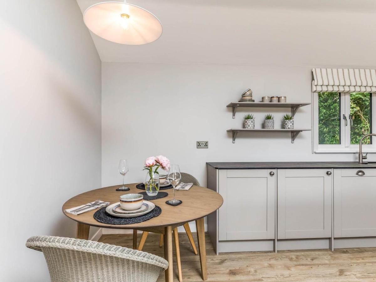 Pass The Keys Delightful 1 Bed Lodge In South Downs Village Chichester Exterior foto